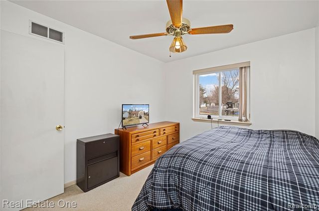 6335 Stonehearth Pass, Grand Blanc, MI 48439