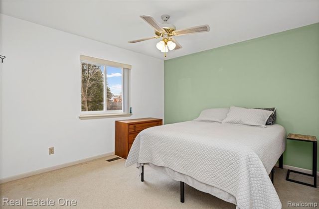 6335 Stonehearth Pass, Grand Blanc, MI 48439