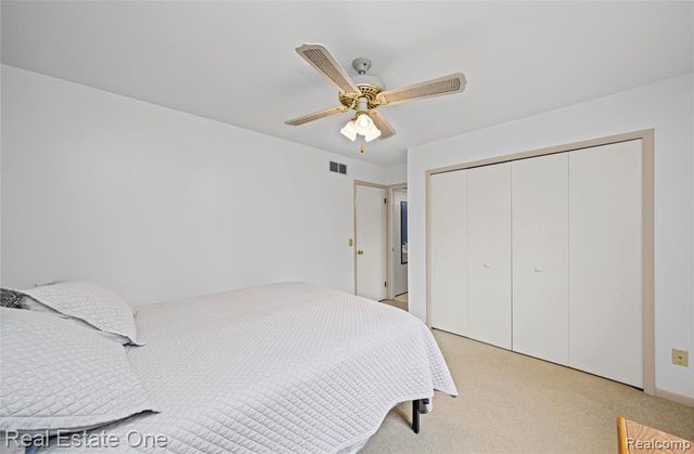 6335 Stonehearth Pass, Grand Blanc, MI 48439