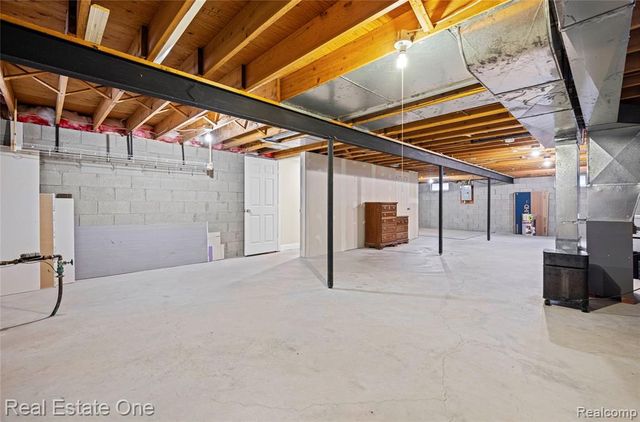 6335 Stonehearth Pass, Grand Blanc, MI 48439