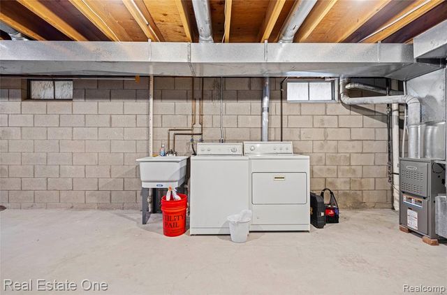 6335 Stonehearth Pass, Grand Blanc, MI 48439