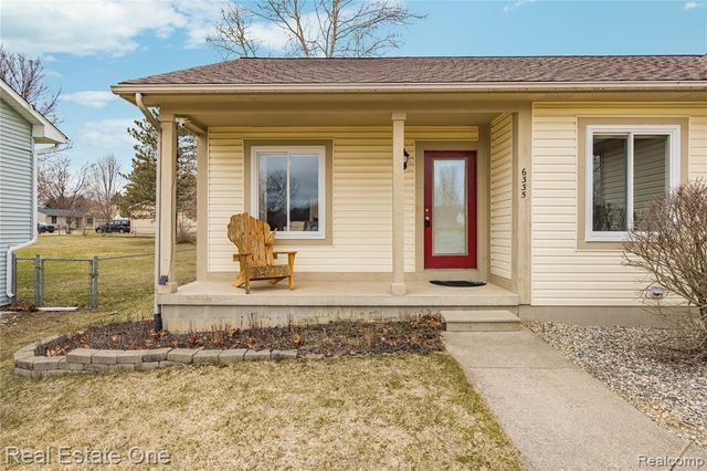 6335 Stonehearth Pass, Grand Blanc, MI 48439