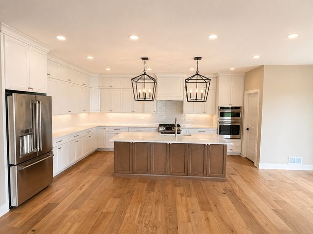 601 Sheffield Circle, Sugar Grove, IL 60554