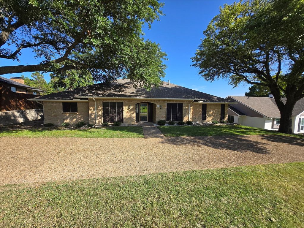 206 Alta Vista Drive, Rockwall, TX 75087