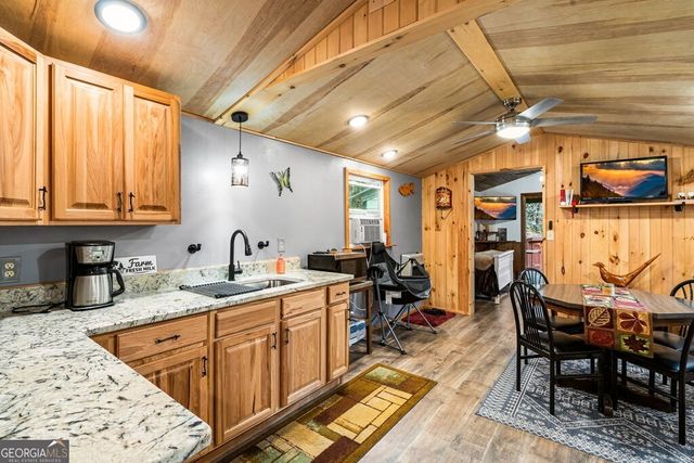 102 Hideaway Cove, Hayesville, NC 28904