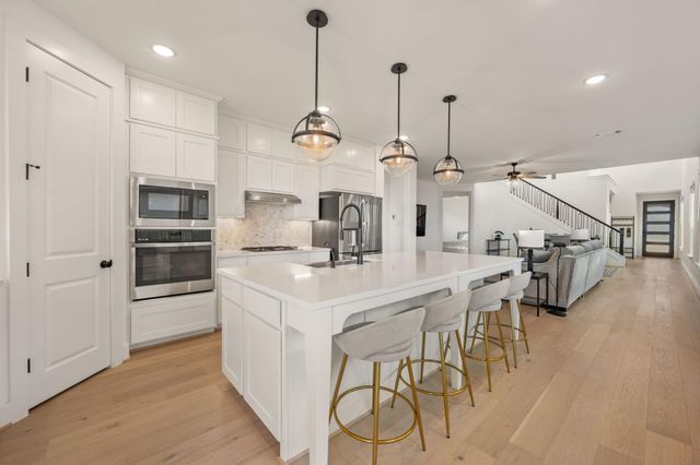 117 Dycus BND, Liberty Hill, TX 78642