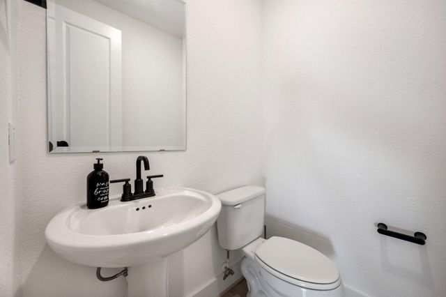117 Dycus BND, Liberty Hill, TX 78642