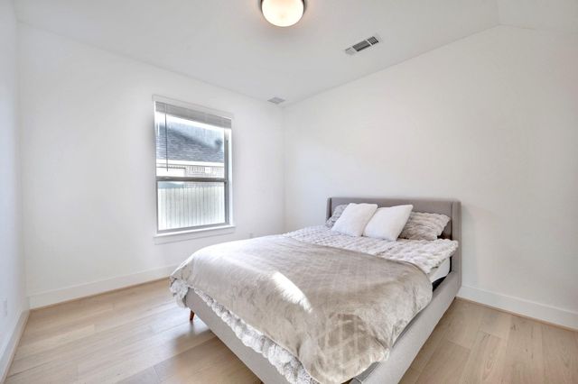 117 Dycus BND, Liberty Hill, TX 78642