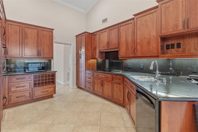 11028 SW 77th Ct Cir, Pinecrest, FL 33156