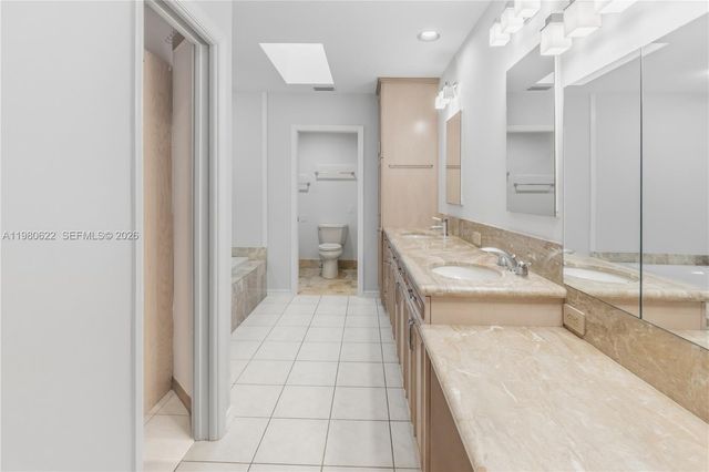 11028 SW 77th Ct Cir, Pinecrest, FL 33156