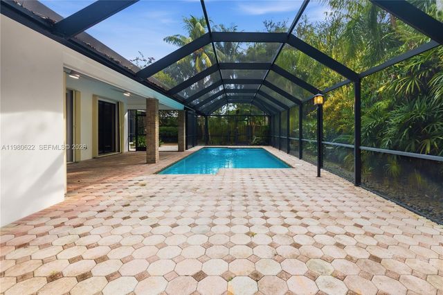 11028 SW 77th Ct Cir, Pinecrest, FL 33156