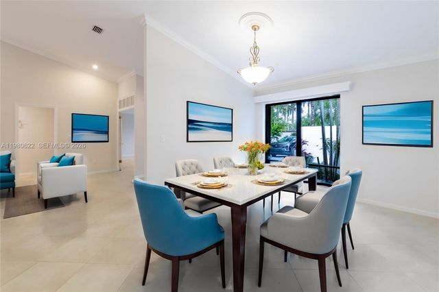 11028 SW 77th Ct Cir, Pinecrest, FL 33156