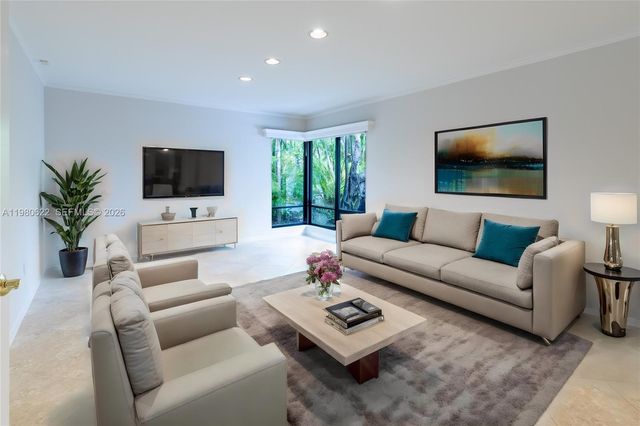 11028 SW 77th Ct Cir, Pinecrest, FL 33156