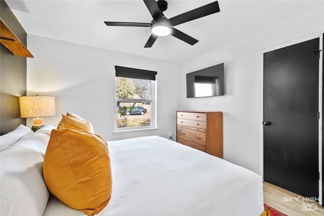 2806 W Highland Drive, Rogers, AR 72756