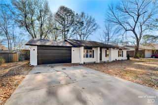 2806 W Highland Drive, Rogers, AR 72756