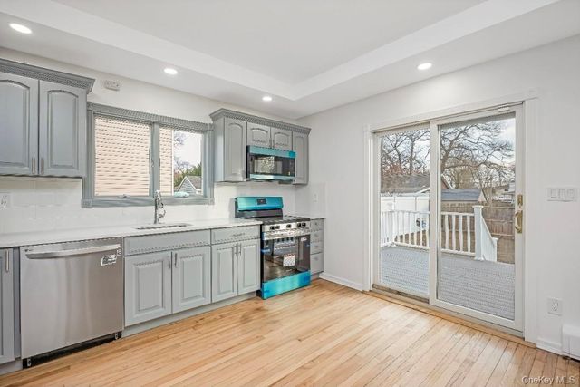 54 5th Street, Ronkonkoma, NY 11779