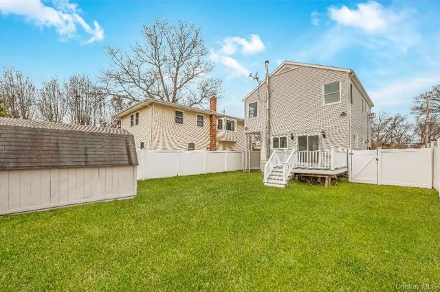 54 5th Street, Ronkonkoma, NY 11779