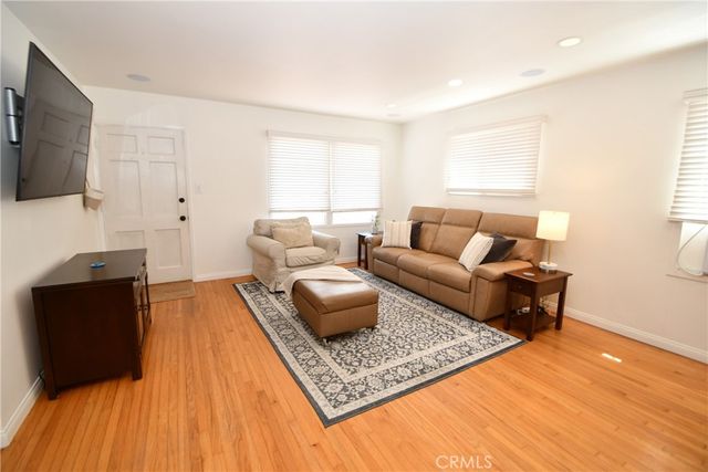 5206 Torrance Boulevard, Torrance, CA 90503