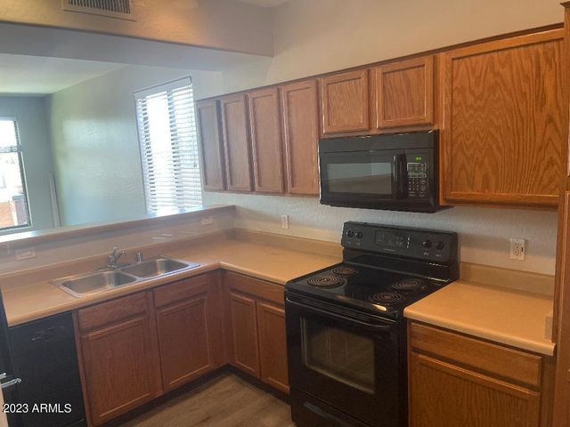 21655 N 36TH Avenue 135, Glendale, AZ 85308