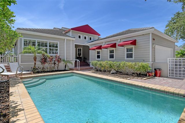 3427 WINDING OAKS DRIVE 14, Longboat Key, FL 34228