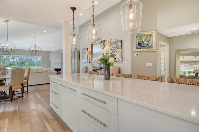 3427 WINDING OAKS DRIVE 14, Longboat Key, FL 34228