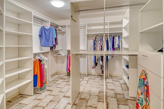 3427 WINDING OAKS DRIVE 14, Longboat Key, FL 34228