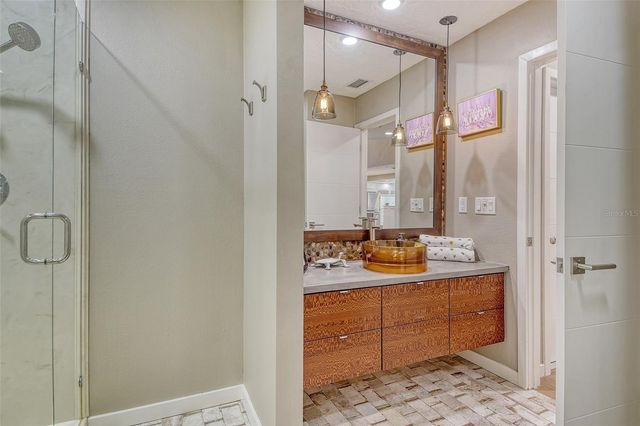 3427 WINDING OAKS DRIVE 14, Longboat Key, FL 34228