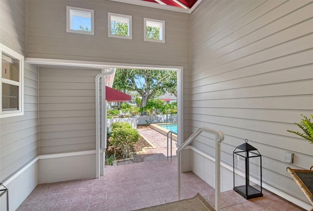 3427 WINDING OAKS DRIVE 14, Longboat Key, FL 34228