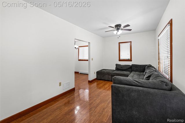 6383 Lapeer Road, Burton, MI 48509