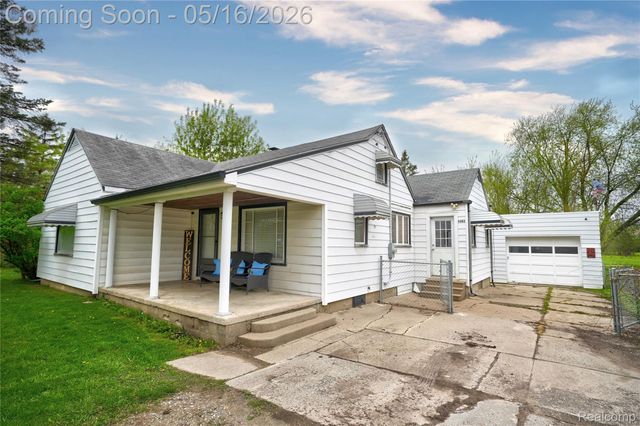 6383 Lapeer Road, Burton, MI 48509