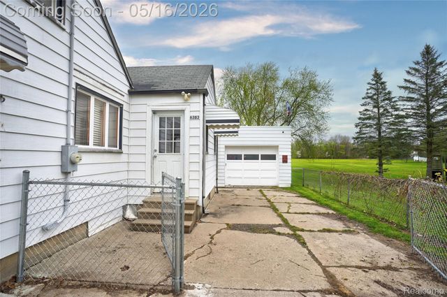 6383 Lapeer Road, Burton, MI 48509