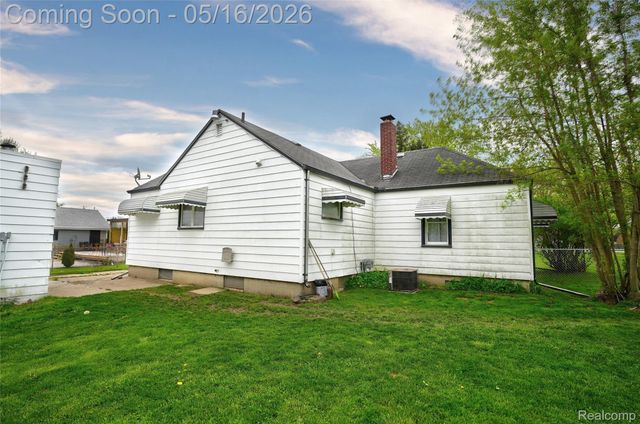 6383 Lapeer Road, Burton, MI 48509