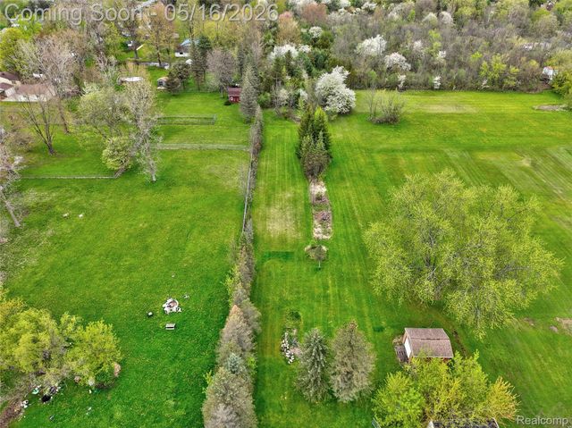 6383 Lapeer Road, Burton, MI 48509
