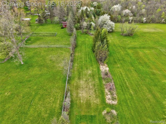 6383 Lapeer Road, Burton, MI 48509