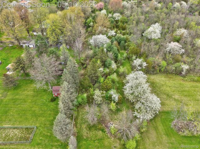 6383 Lapeer Road, Burton, MI 48509