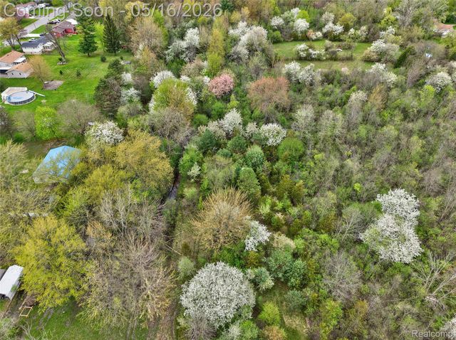 6383 Lapeer Road, Burton, MI 48509