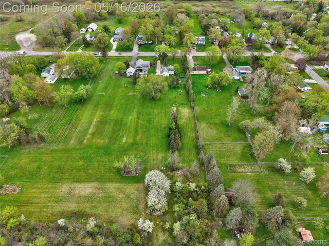 6383 Lapeer Road, Burton, MI 48509