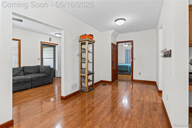 6383 Lapeer Road, Burton, MI 48509