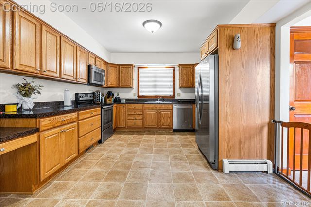 6383 Lapeer Road, Burton, MI 48509