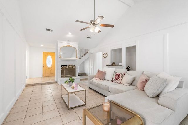 2214 Deer Valley Drive, Spring, TX 77373