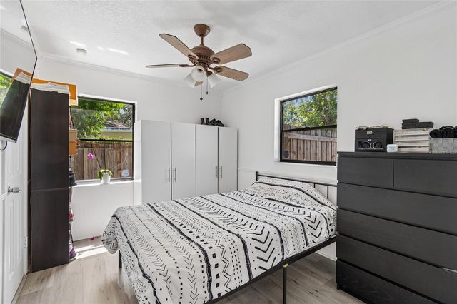 1904 W MEADOWBROOK AVENUE, Tampa, FL 33612