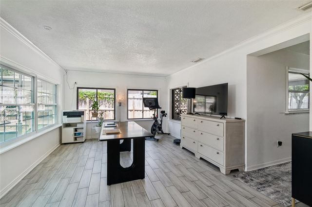 1904 W MEADOWBROOK AVENUE, Tampa, FL 33612