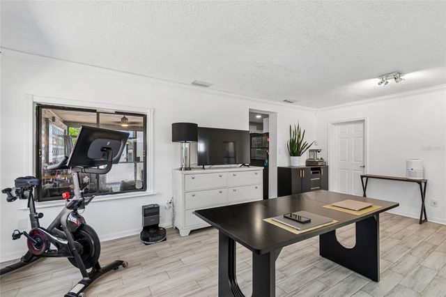 1904 W MEADOWBROOK AVENUE, Tampa, FL 33612