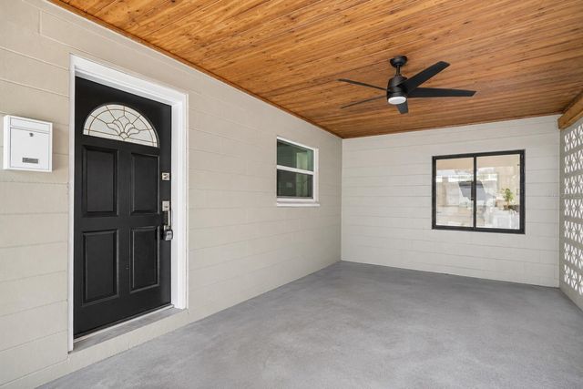 1904 W MEADOWBROOK AVENUE, Tampa, FL 33612