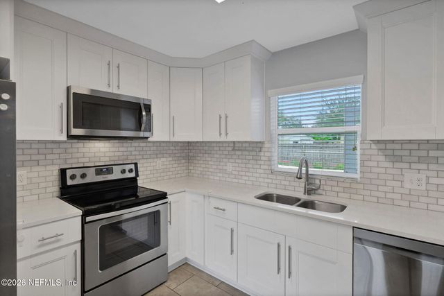 42 DOLPHIN Boulevard, Ponte Vedra Beach, FL 32082