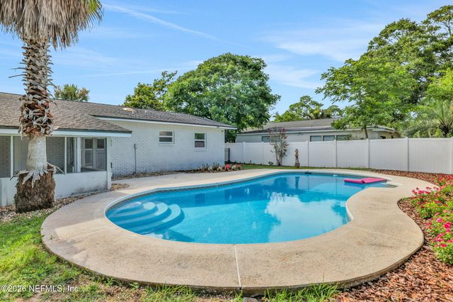42 DOLPHIN Boulevard, Ponte Vedra Beach, FL 32082