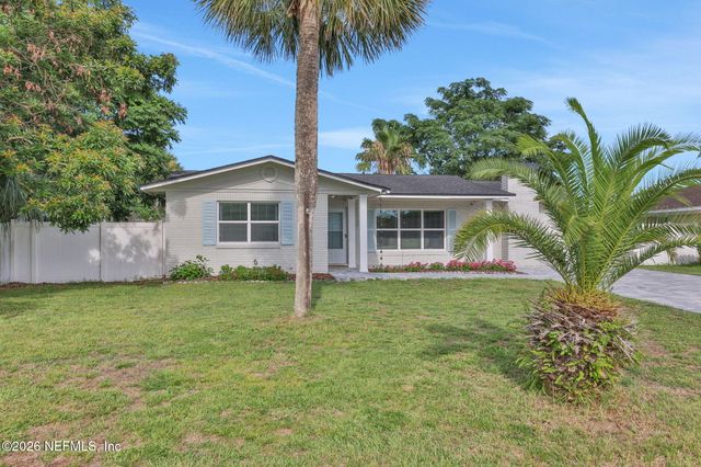 42 DOLPHIN Boulevard, Ponte Vedra Beach, FL 32082