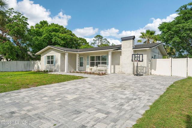 42 DOLPHIN Boulevard, Ponte Vedra Beach, FL 32082