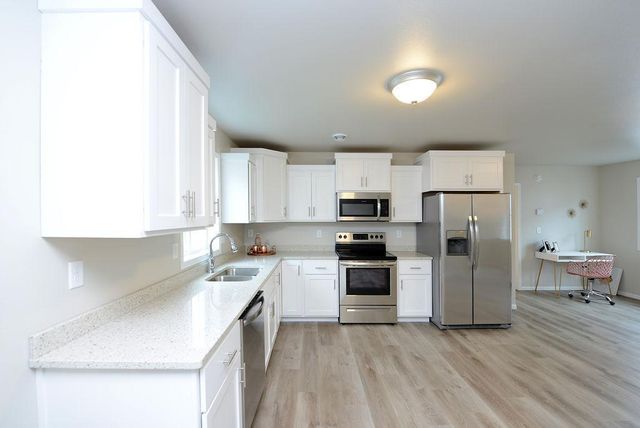 703 & 705 10th Avenue N, Fargo, ND 58102