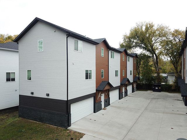 703 & 705 10th Avenue N, Fargo, ND 58102